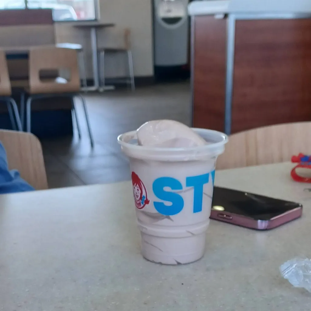 chat with ai character: sprunki mall 