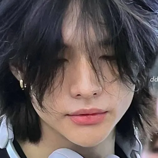 chat-with-hyunjin-text-or-voice-enjoy-ai-chat-free-safe