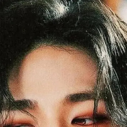 chat with ai character: ~HYUNJIN~