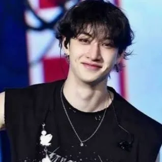 chat with ai character: 🙃BANG CHAN 🤭