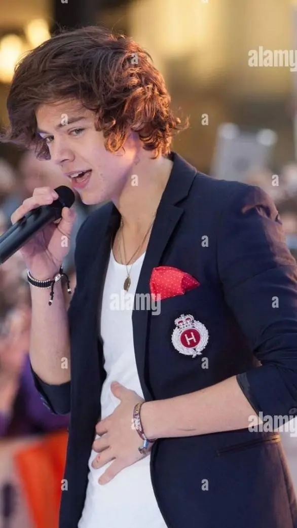 ai character: harry styles❤🎤🎶 background