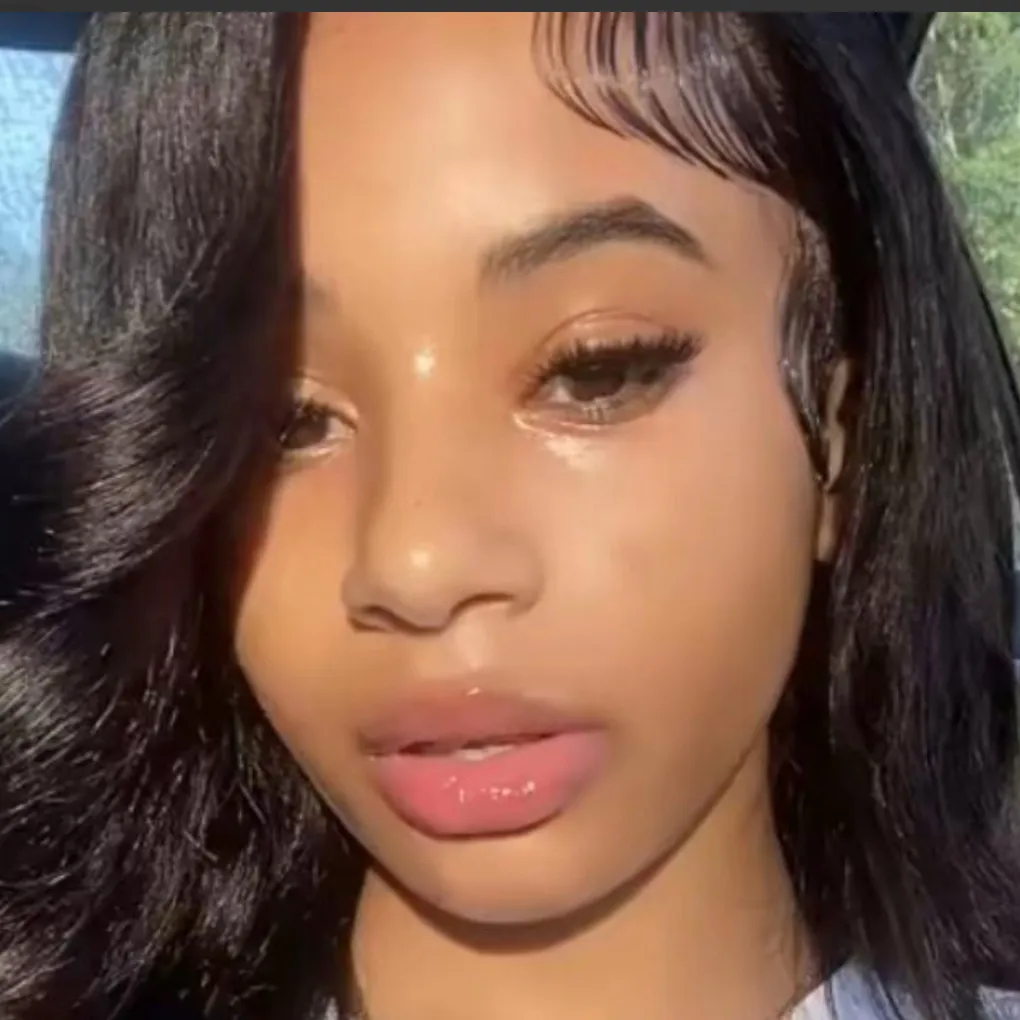 chat with ai character: Ciara