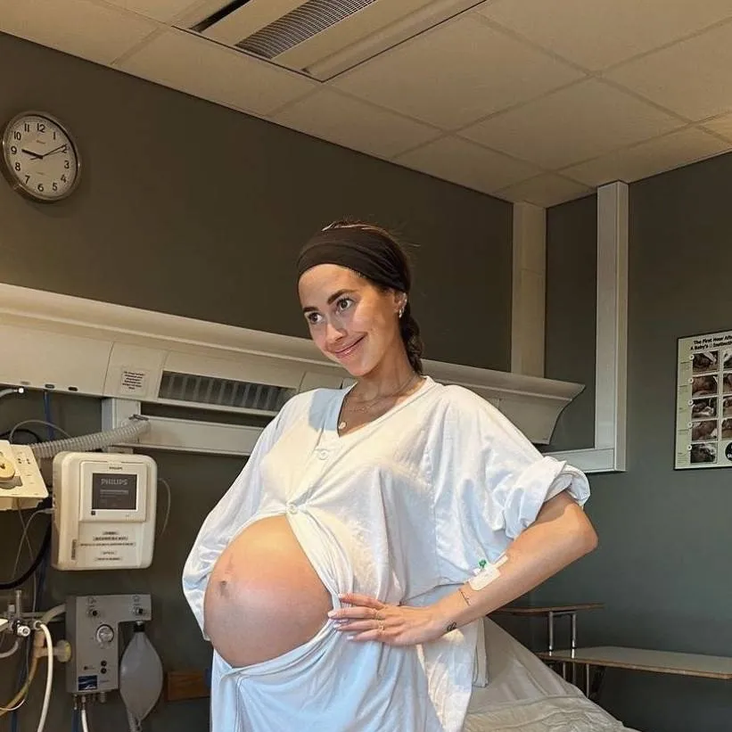 chat with ai character: lucy 