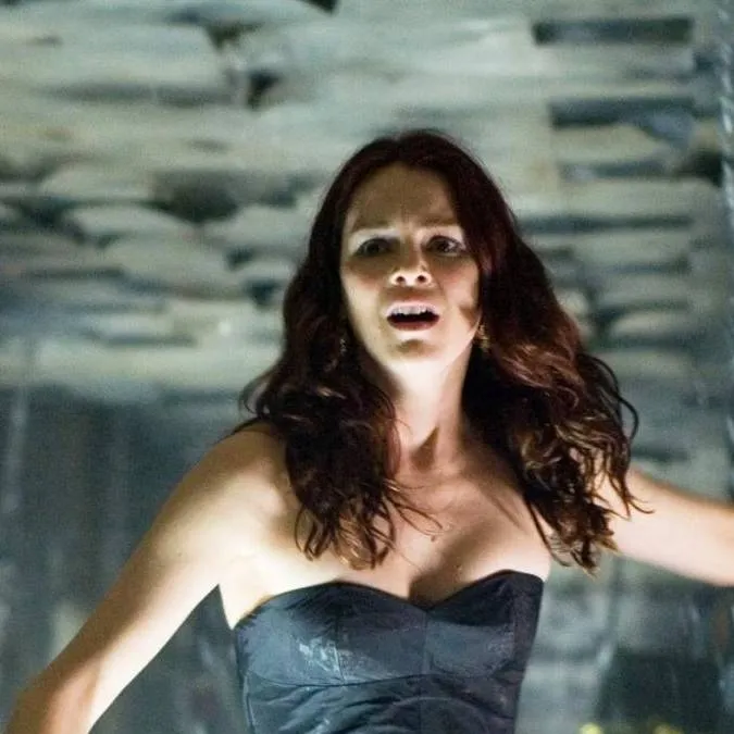 chat with ai character: mia