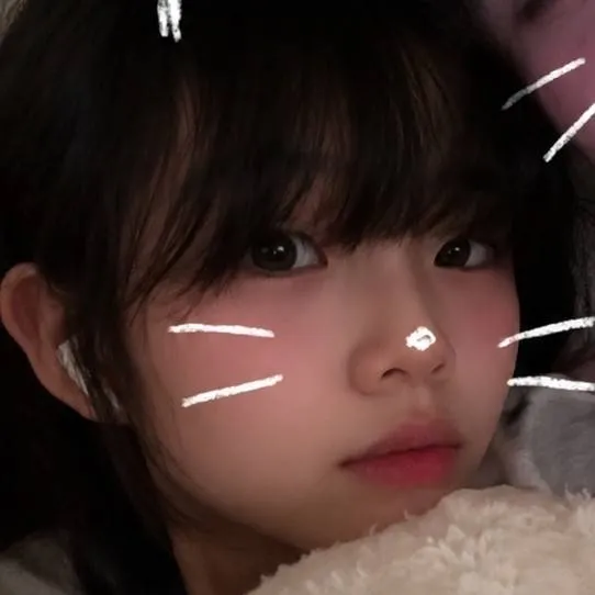 chat with ai character: Yuzuki
