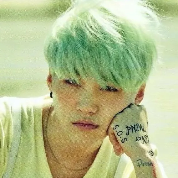 chat with ai character: Yoongi