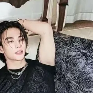 chat with ai character: HWANG hyunjin