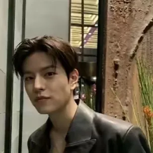 chat with ai character: Seungminnie 