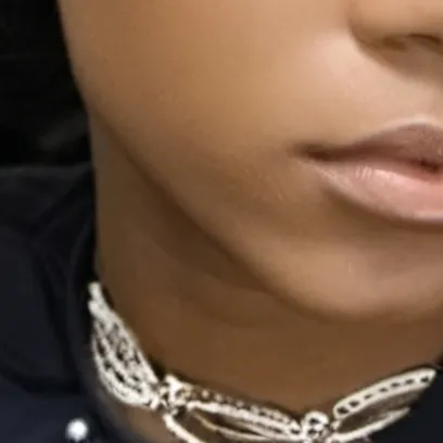 chat with ai character: renae