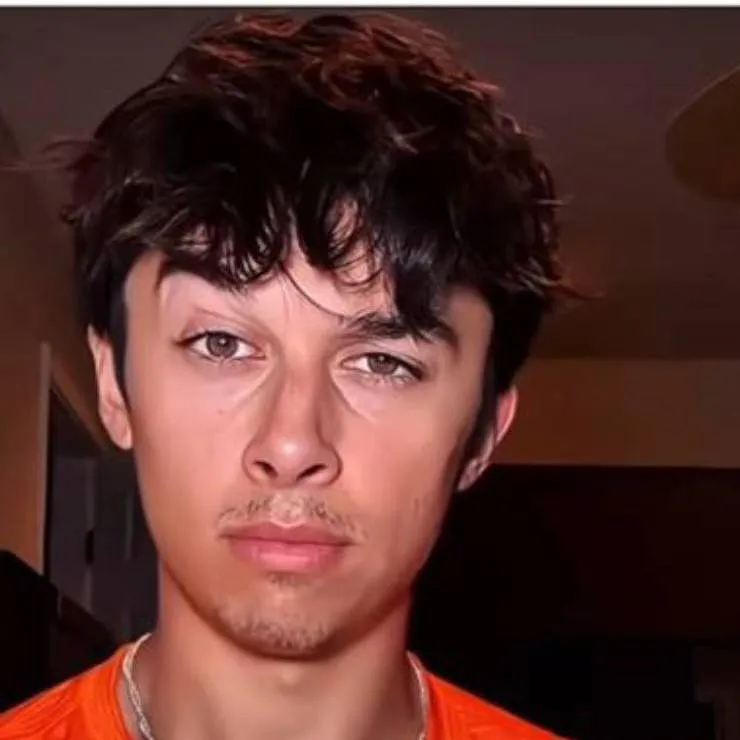 chat with ai character: Tyler