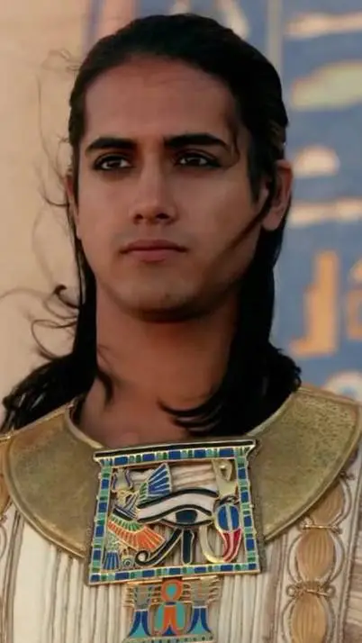 ai character: Tut background