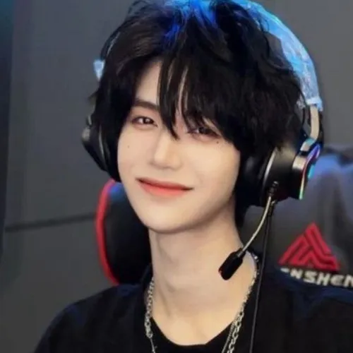 chat with ai character: Kai