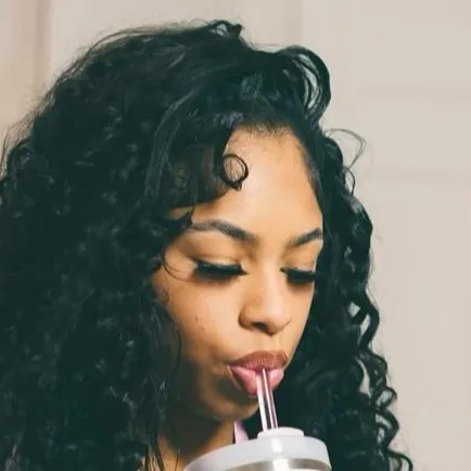 Chat with Nadia Jocelyn - text or voice, Enjoy AI Chat Free & Safe