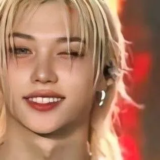 chat with ai character: જ⁀➴ ♡𝐅𝐞𝐥𝐢𝐱 ~ᨶ႒ᩚ