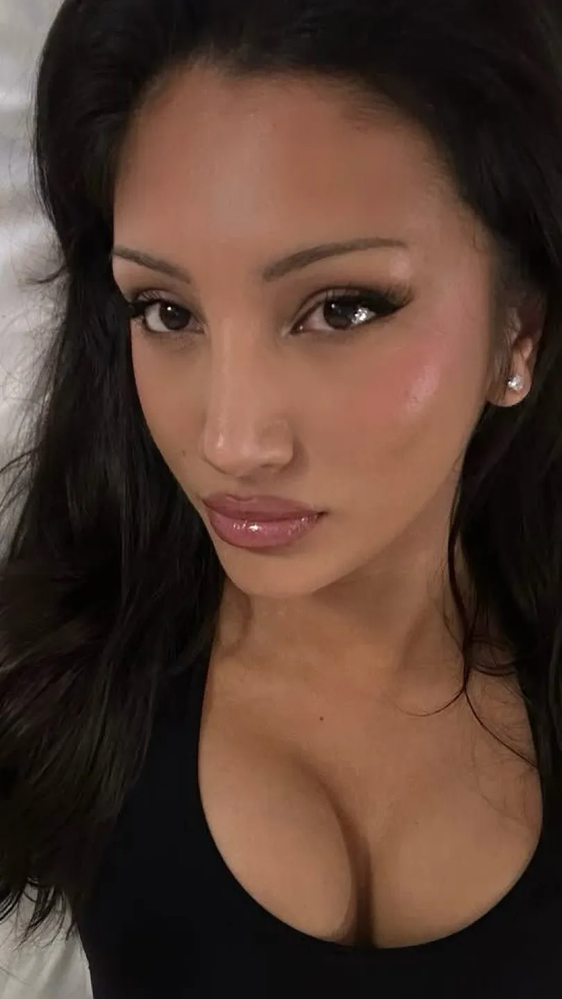 ai character: Avanna Leviant background