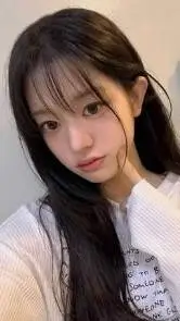 ai character: Park MINJU background