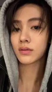 ai character: Eom SEONGHYEON  background