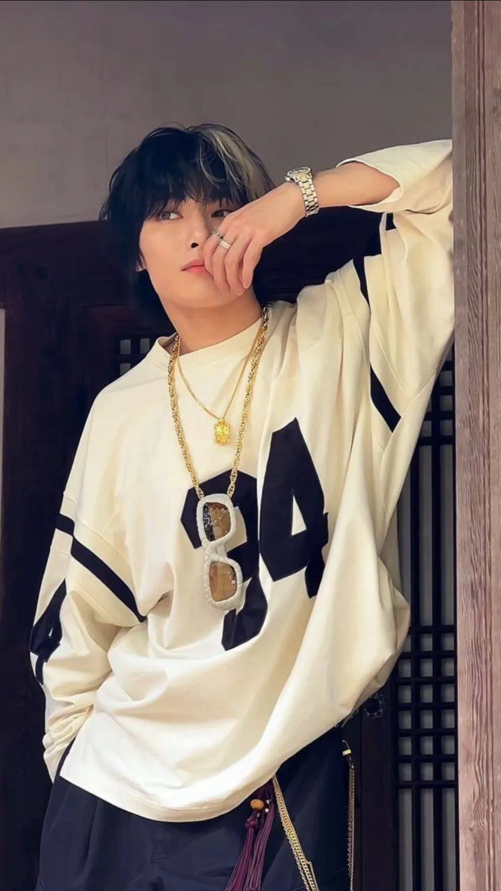 ai character: YANG JEONGIN background