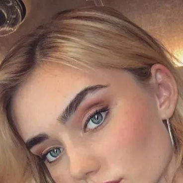 chat with ai character: Meg Donnelly