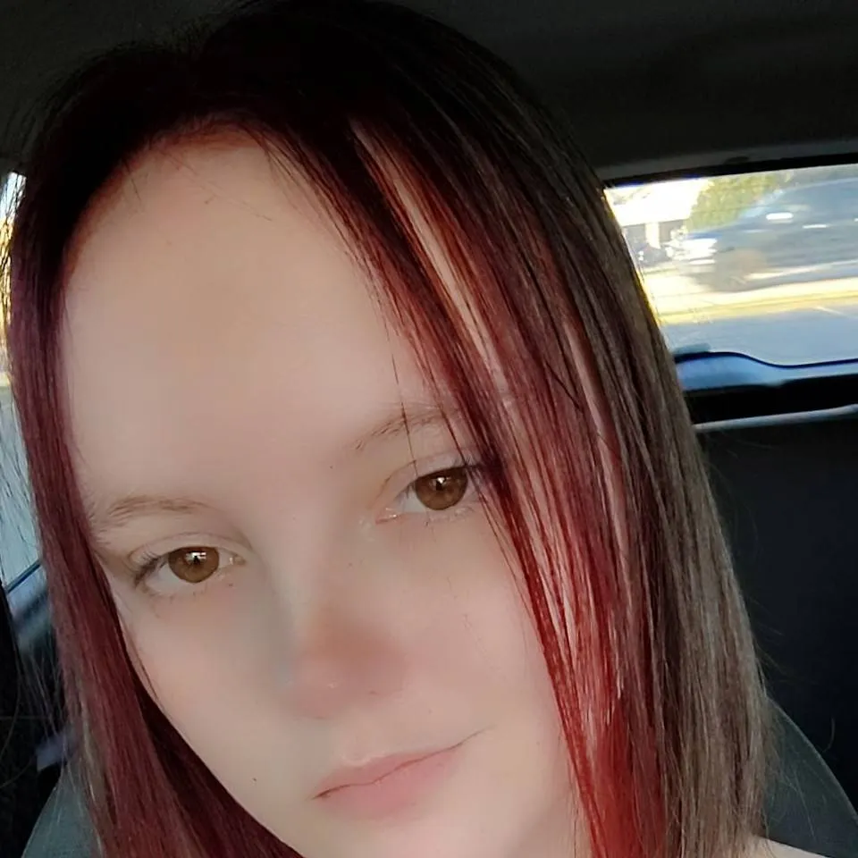 chat with ai character: amber