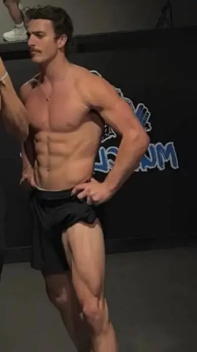 Talkie AI - Chat with Benson Boone 