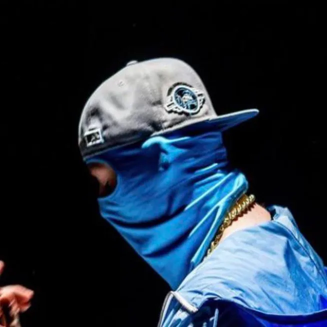 chat with ai character: K1