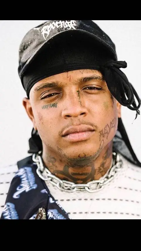 ai character: skimasktheslumpgod background