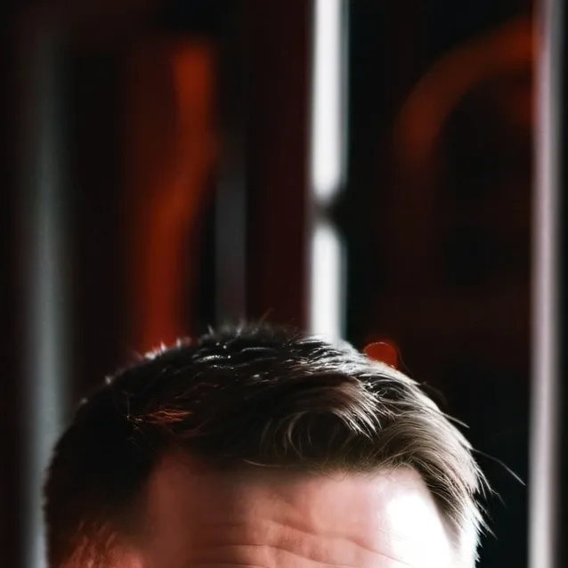 chat with ai character: Falk