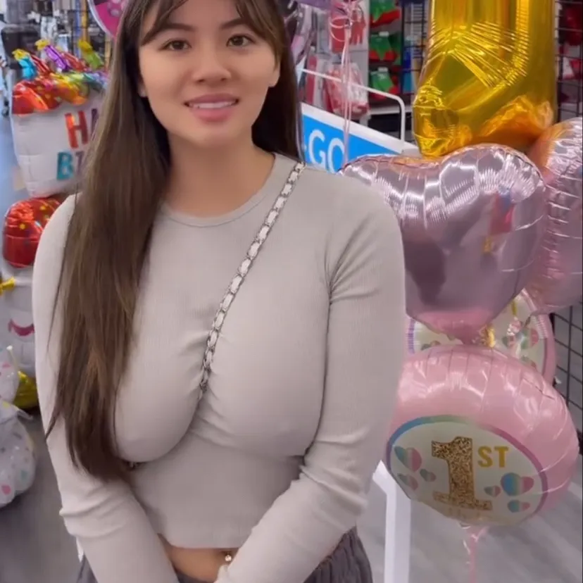 chat with ai character: Urelectricmakeon