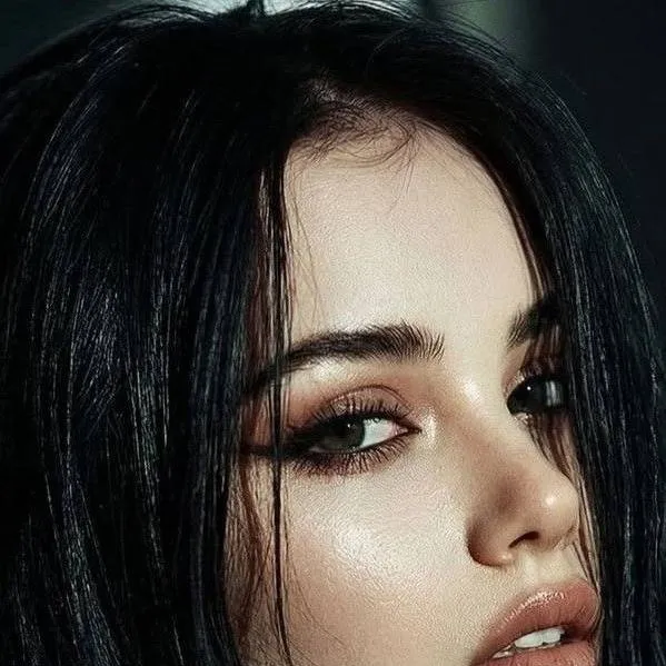 chat with ai character: Makayla 