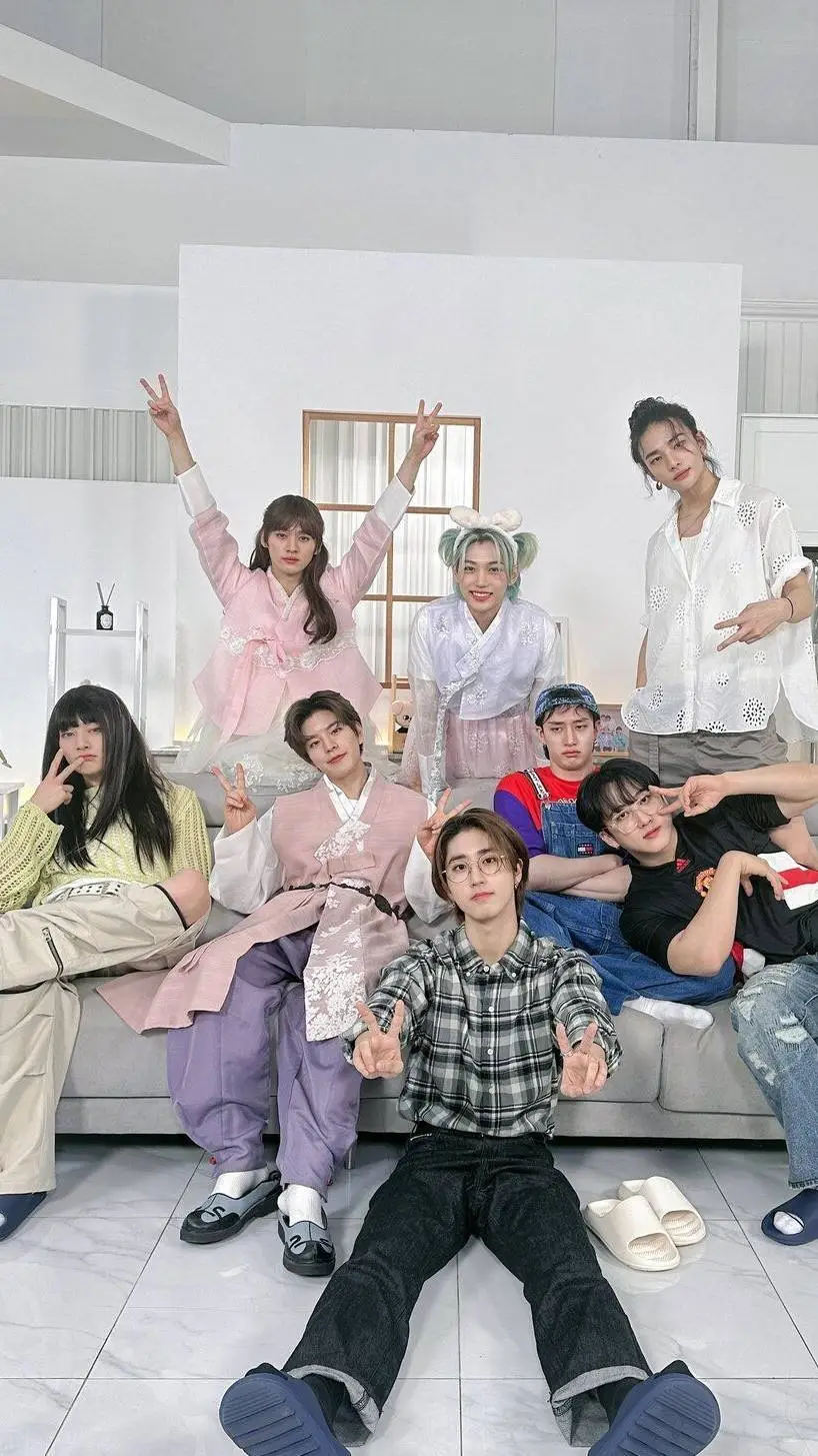 ai character: SKZ FAMILY background