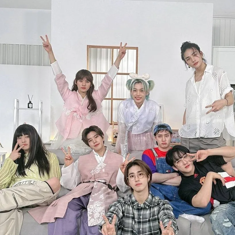 chat with ai character: SKZ FAMILY