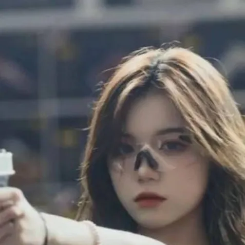 chat with ai character: Anna