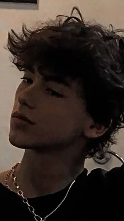 ai character: leo background