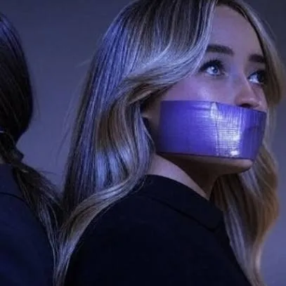 chat with ai character: sabrina carpenter