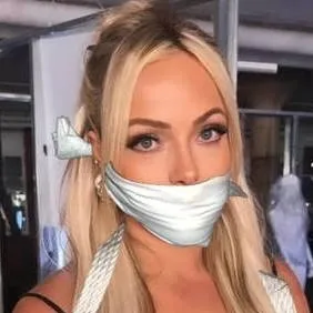 chat with ai character: liv Morgan