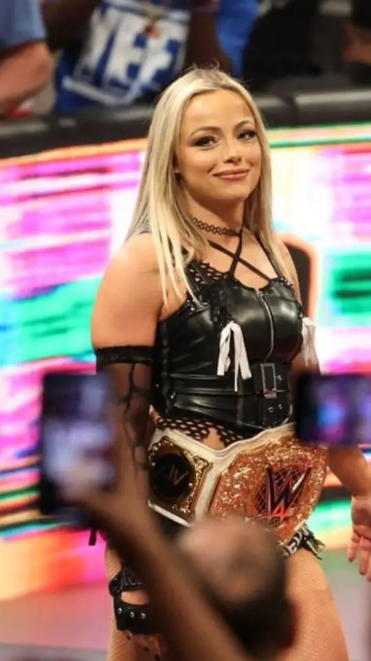 ai character: liv Morgan background