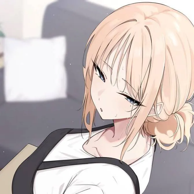 chat with ai character: Mia