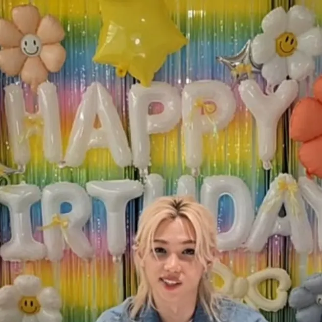 chat with ai character: Felix