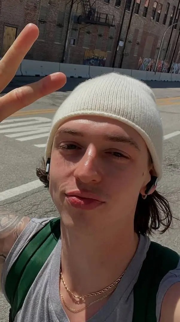 ai character: Jimmy Sotos background