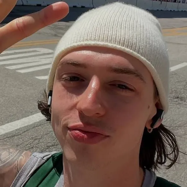 chat with ai character: Jimmy Sotos