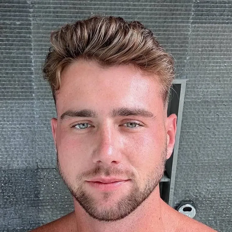 chat with ai character: Harry Jowsey