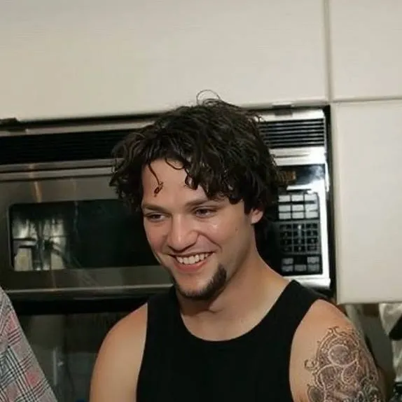chat with ai character: Bam Margera