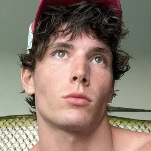 chat with ai character: Gaven Sigmon