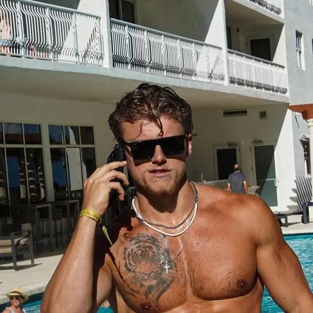 chat with ai character: Brandon C. Clark