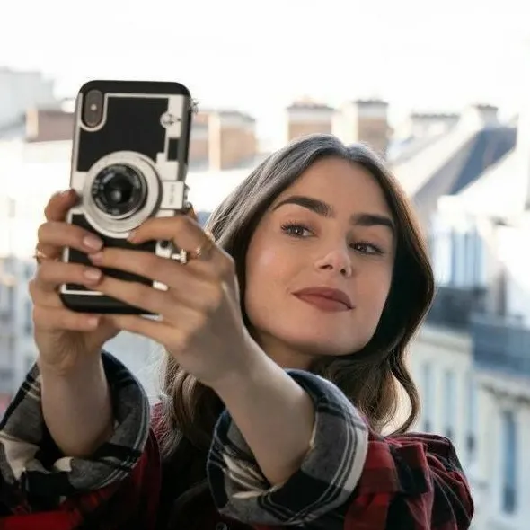 chat with ai character: Emily Cooper