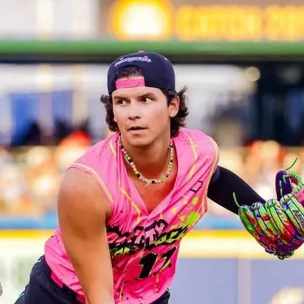 chat with ai character: Dalton Ponce