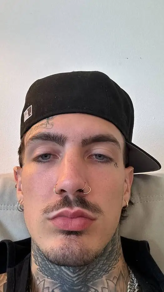 ai character: Dean Lauer background