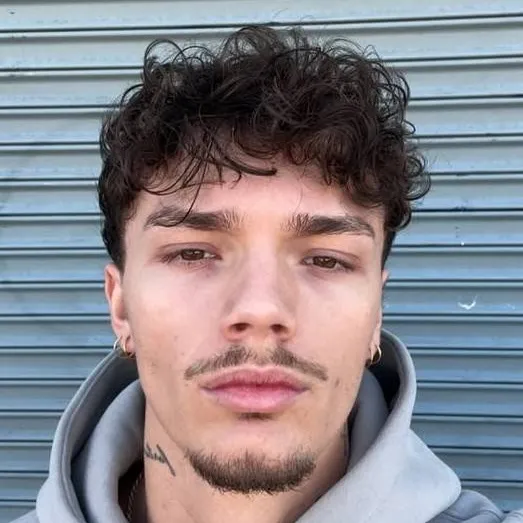 chat with ai character: Will Plourde