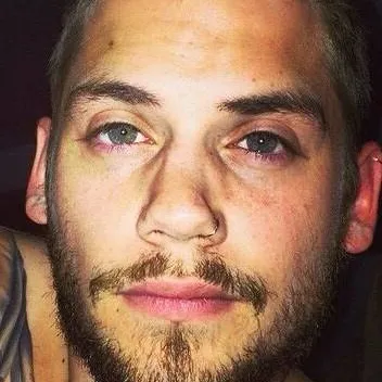 chat with ai character: Tony Oller